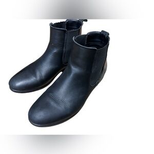 Black Leather women’s Booties